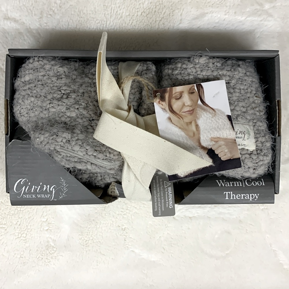 DEMDACO Giving Neck Wrap Warm or Cool Therapy